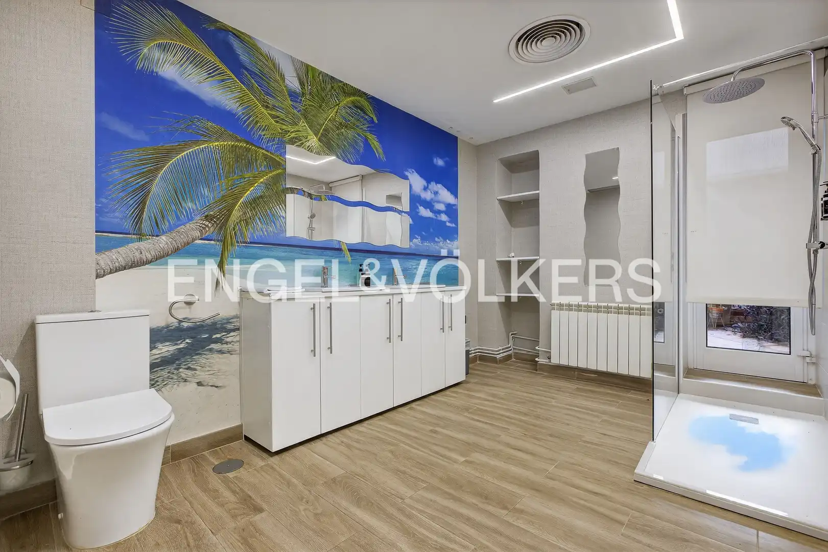 Houses for sale in Sevilla  with Air Conditioner, Heating and Parquet flooring