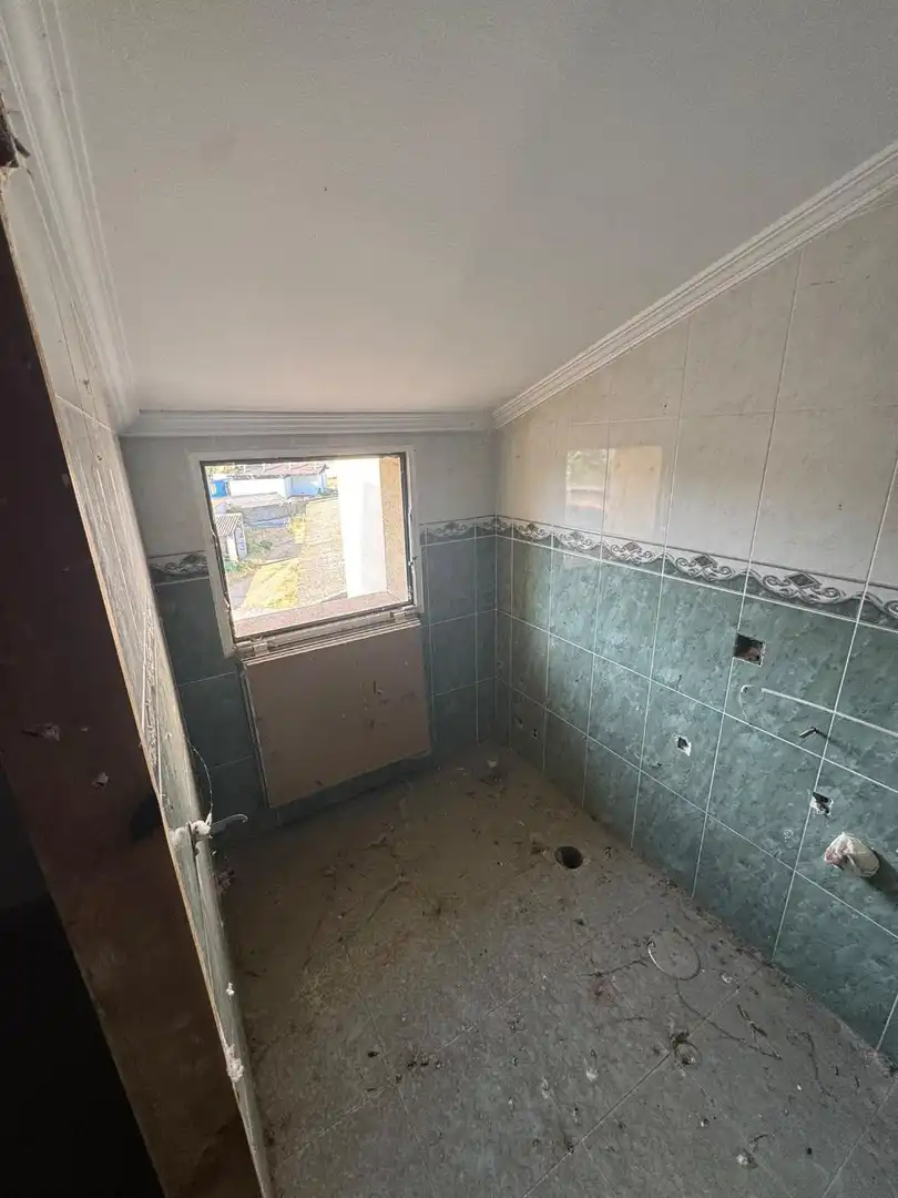 Bathroom of Houses for sale in Cabezón de Pisuerga, Valladolid