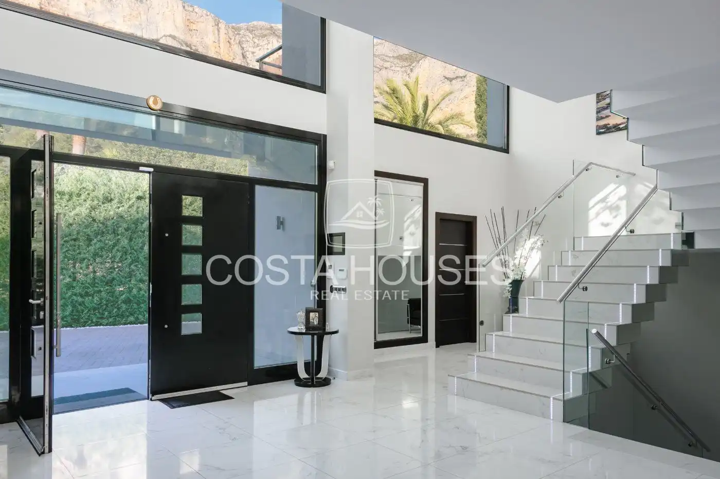 Houses for sale in Jávea / Xàbia  with Air Conditioner, Private garden and Terrace