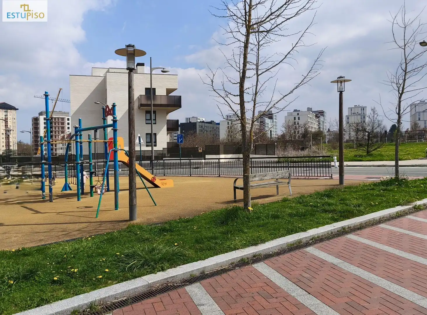 Piso en venta en Calle CEFERINO URIEN, Ali Gobeo