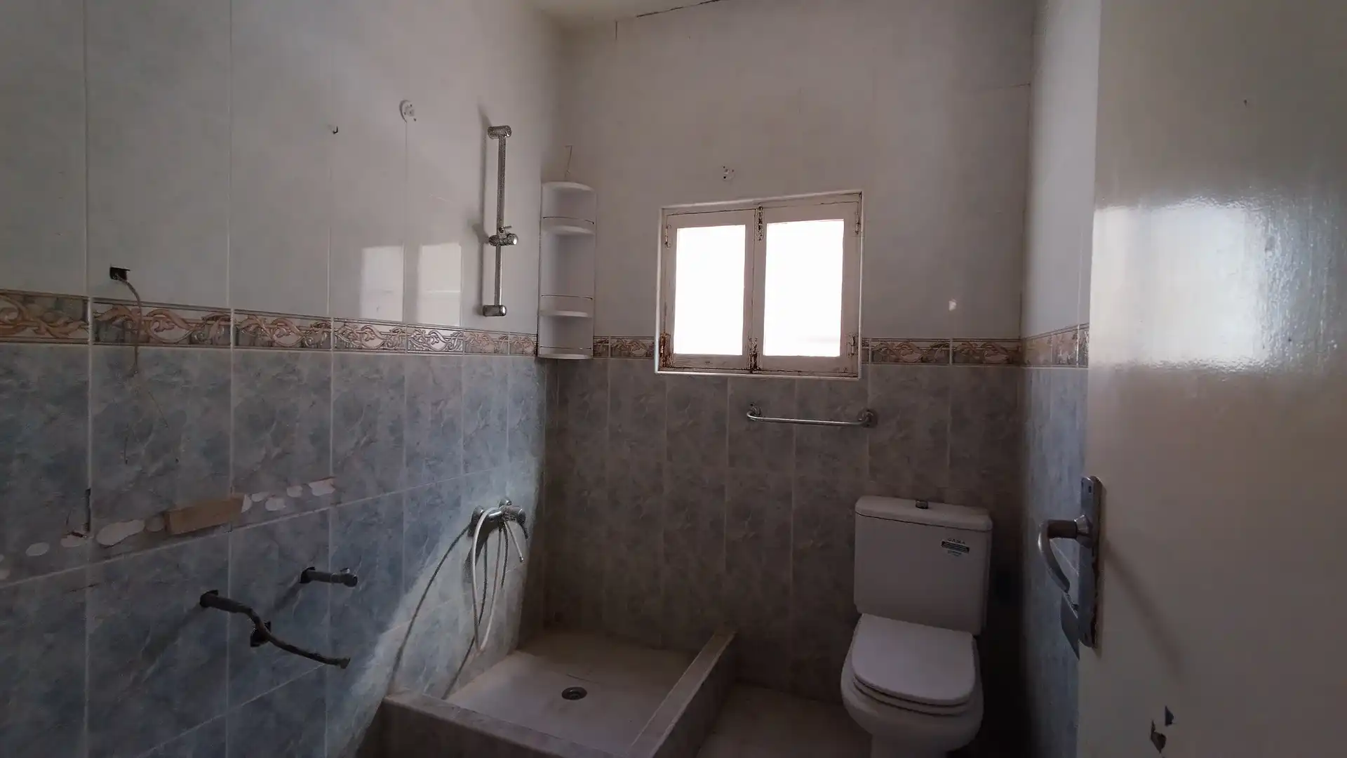 Bathroom of Flat for sale in Valdepeñas  with Terrace