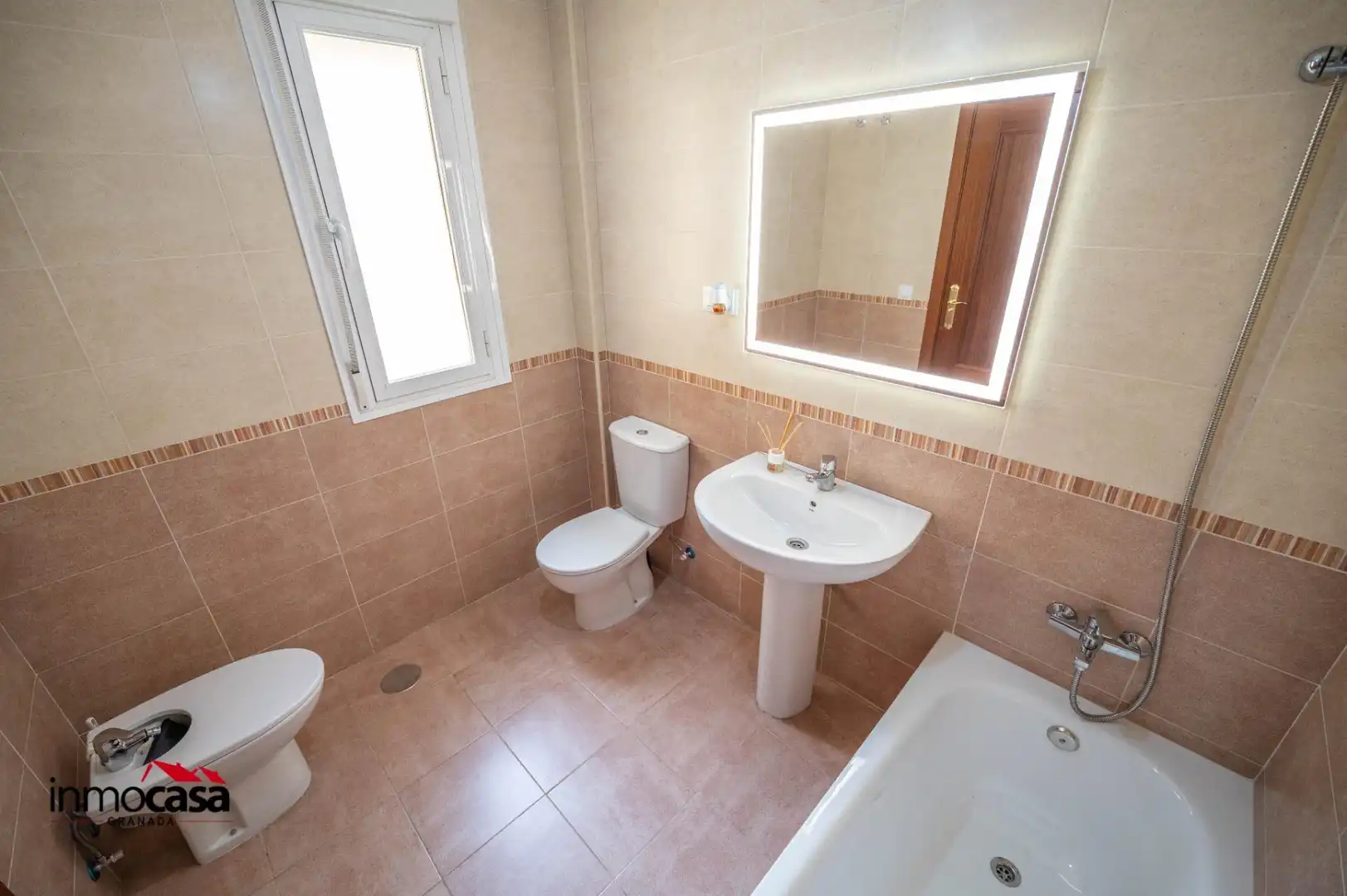 Bathroom of Flat for sale in Cijuela