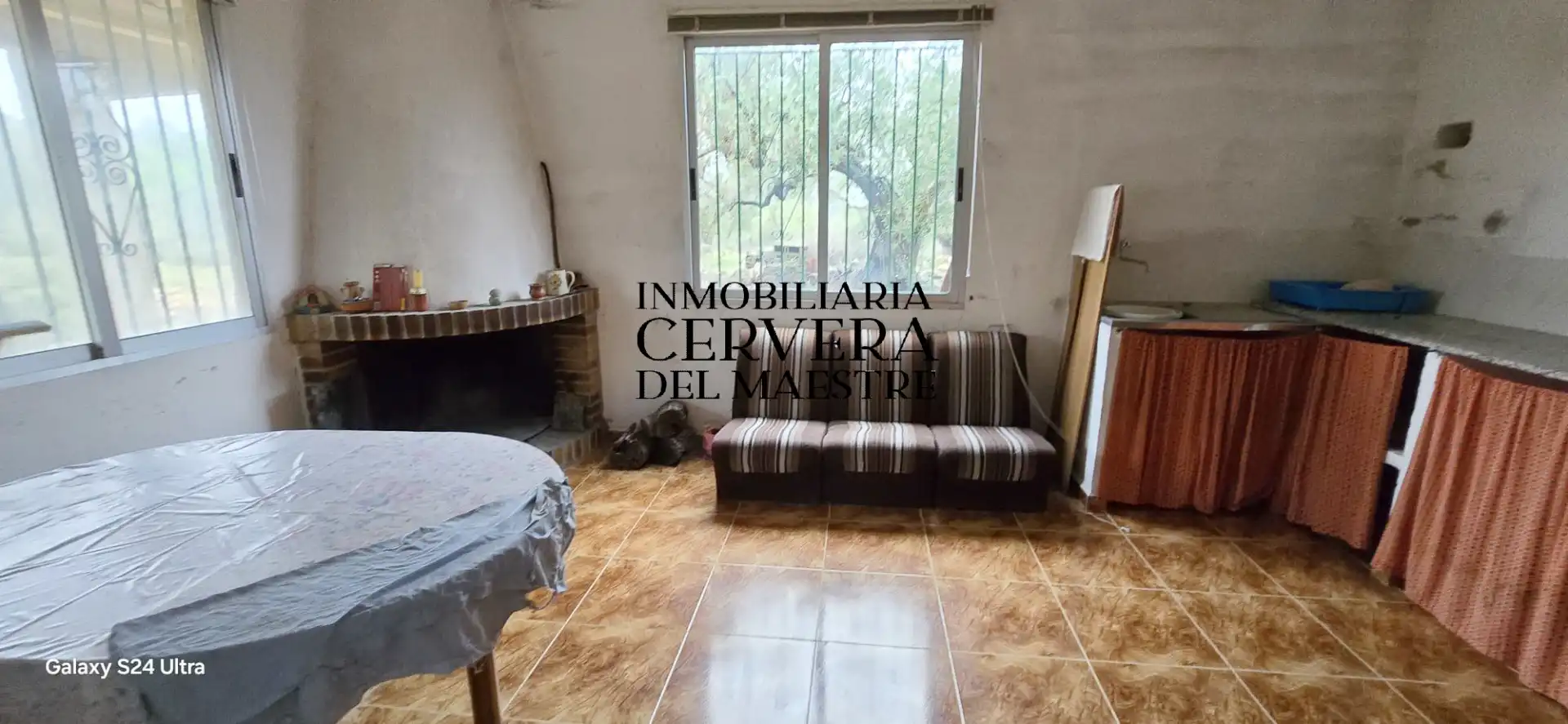 Vista exterior de Finca rústica en venda en Cervera del Maestre amb Moblat