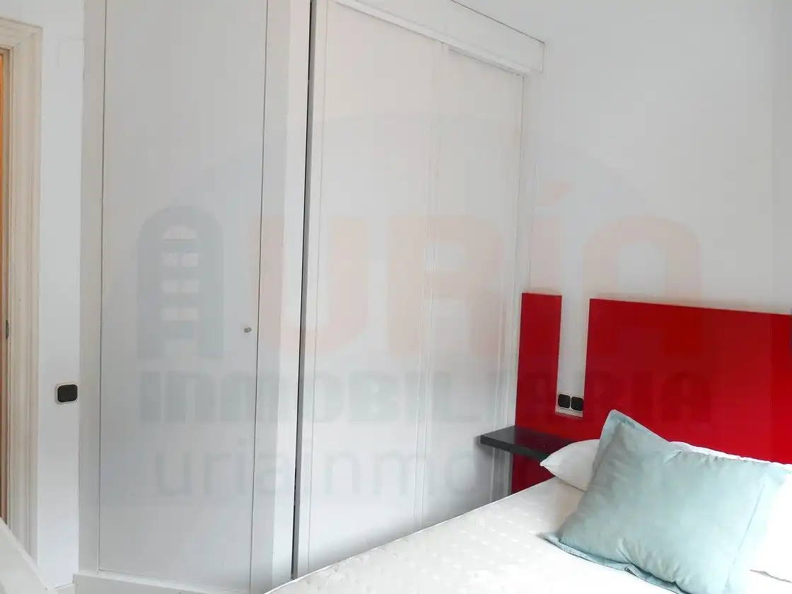 Bedroom of Apartments for rent in Oviedo   with Heating, Terrace and Washing machine
