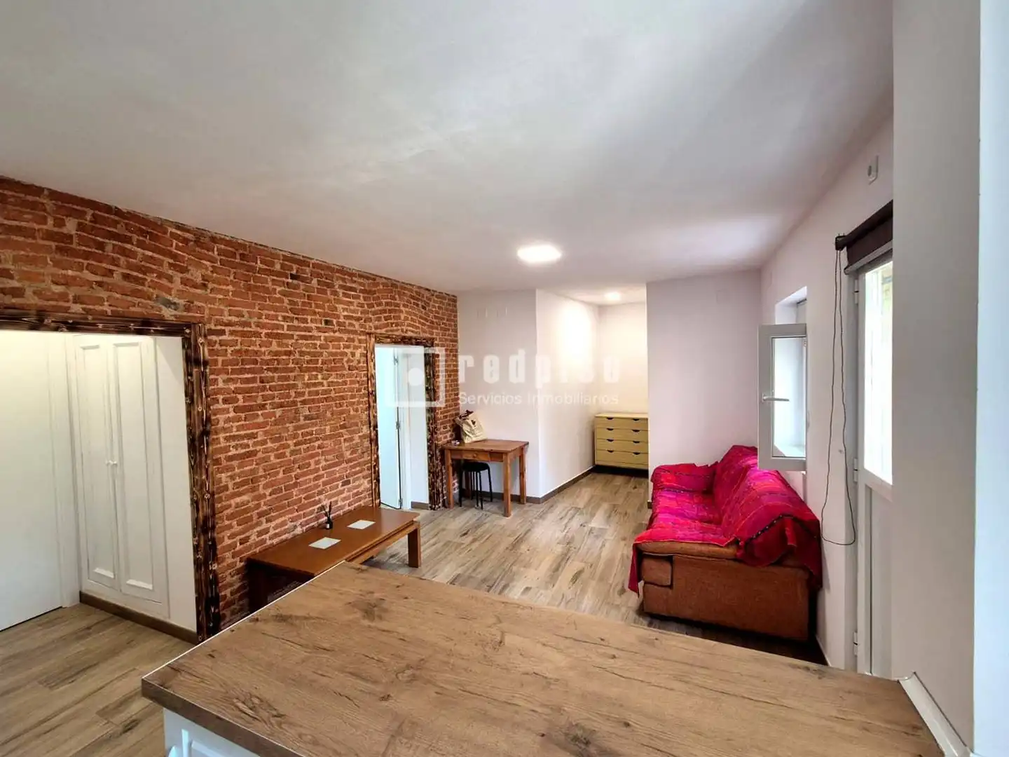 Sala d'estar de Local en venda en Madrid amb Terrassa
