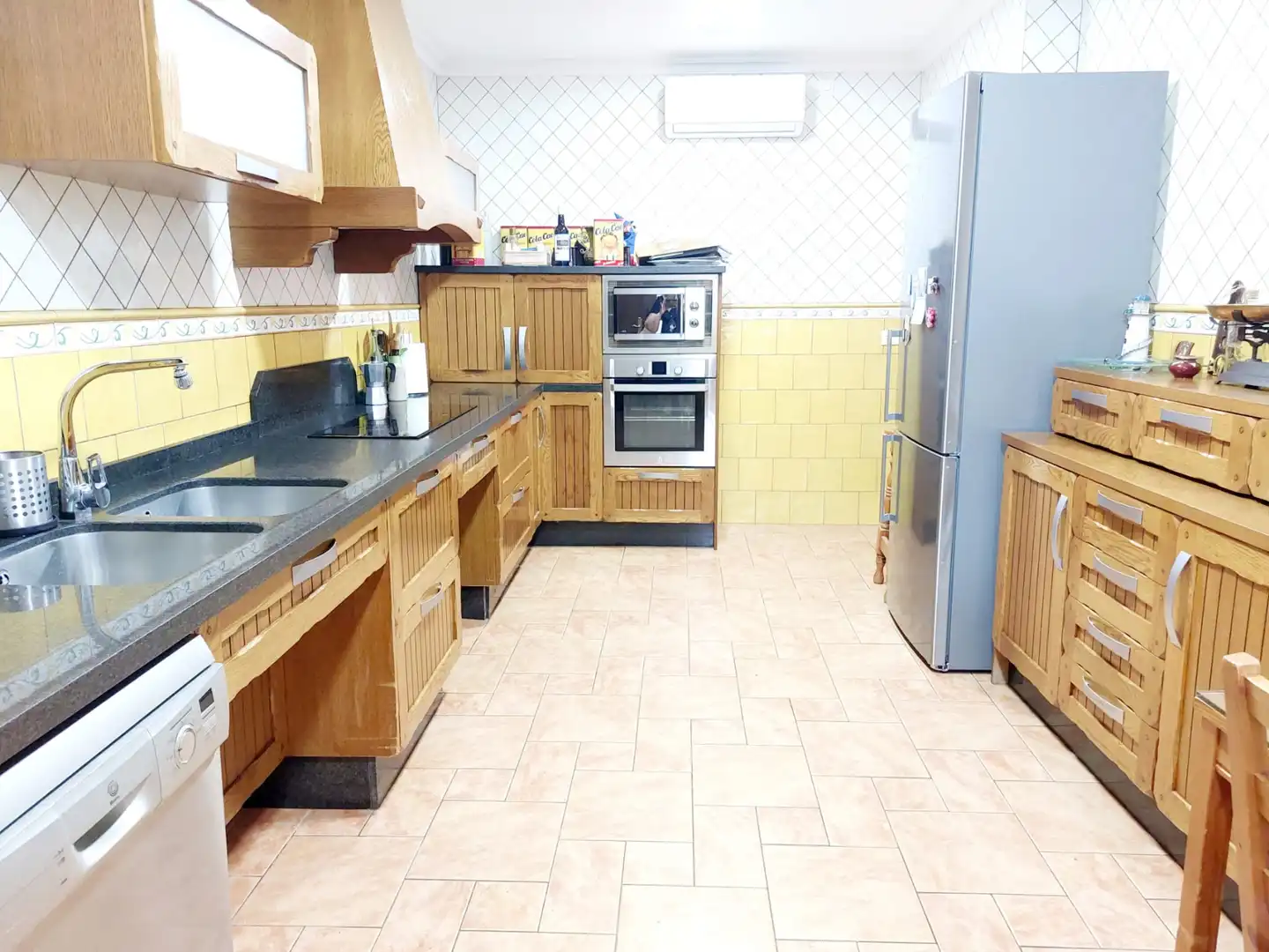 Cuina de Casa o xalet en venda en Córdoba amb Aire condicionat, Calefacció i Terrassa