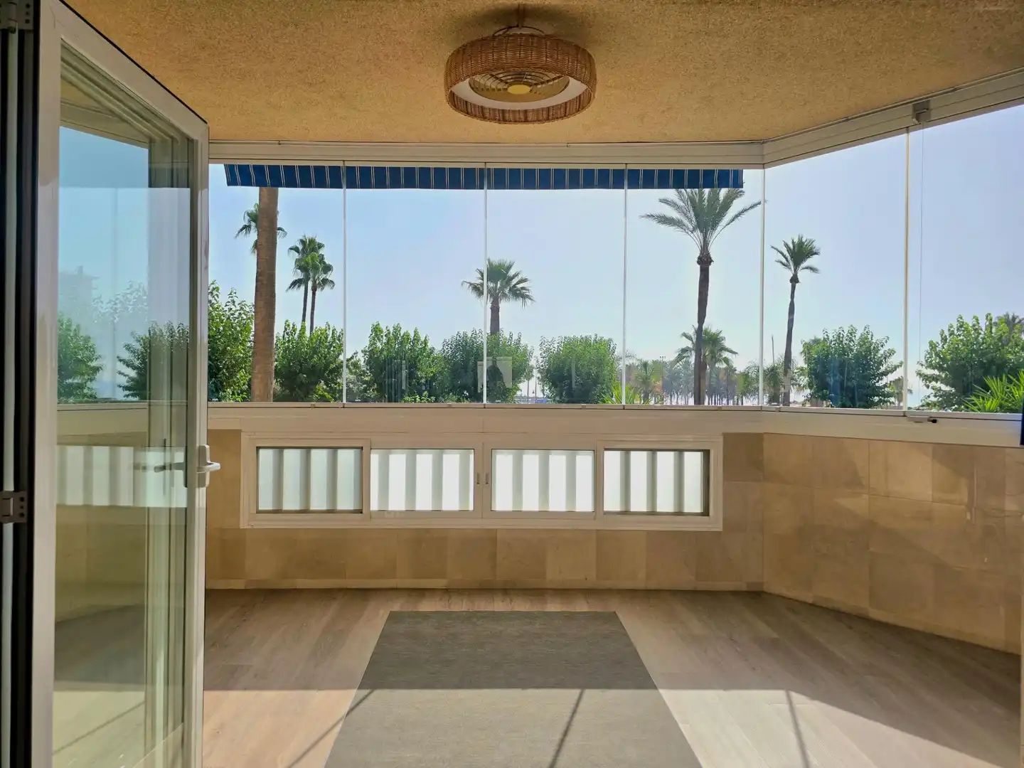 Terraza de Piso en venta en Torremolinos con Aire acondicionado, Calefacción y Jardín privado