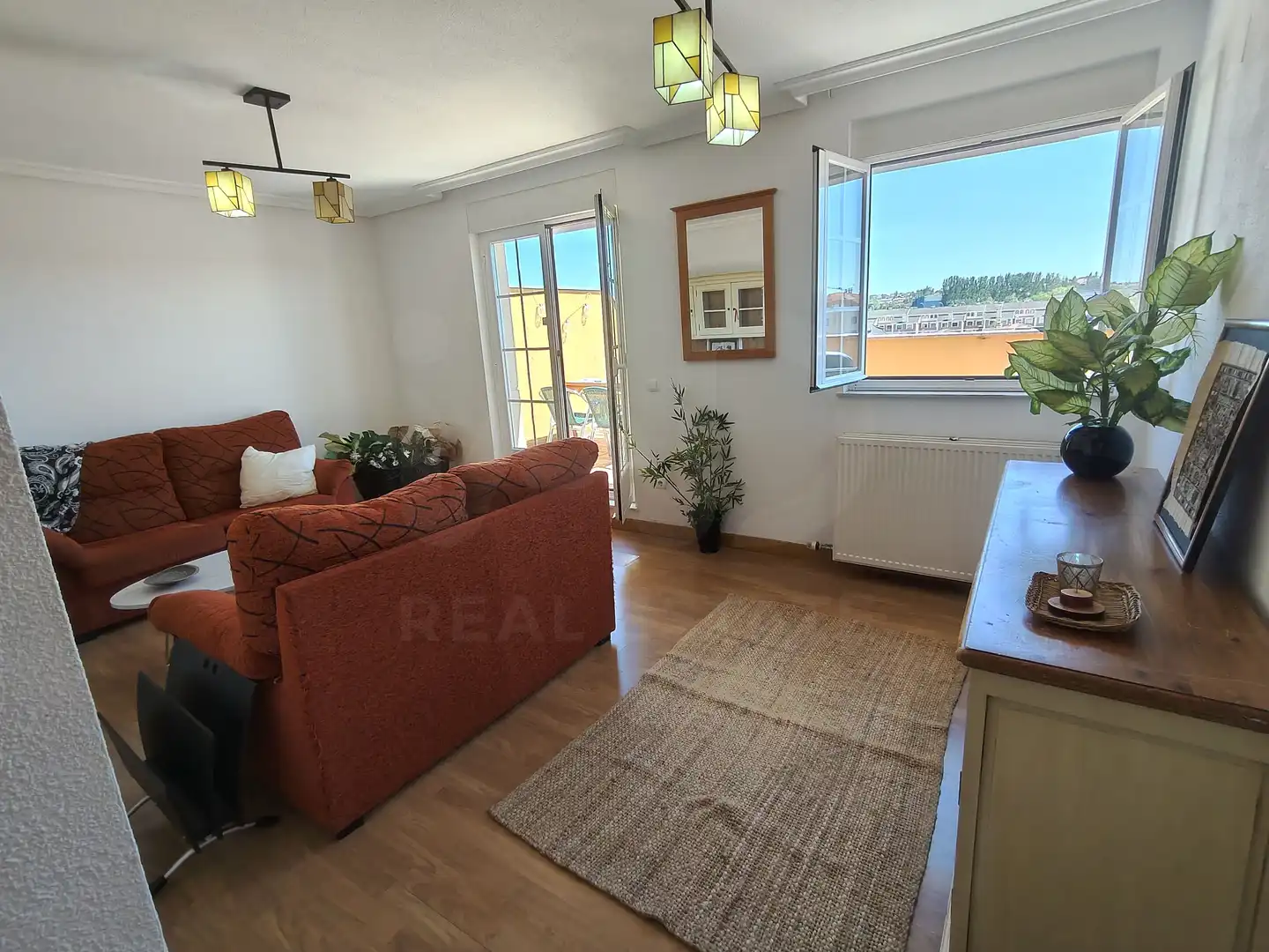 Sala de estar de Ático en venta en Santa Marta de Tormes con Calefacción y Terraza