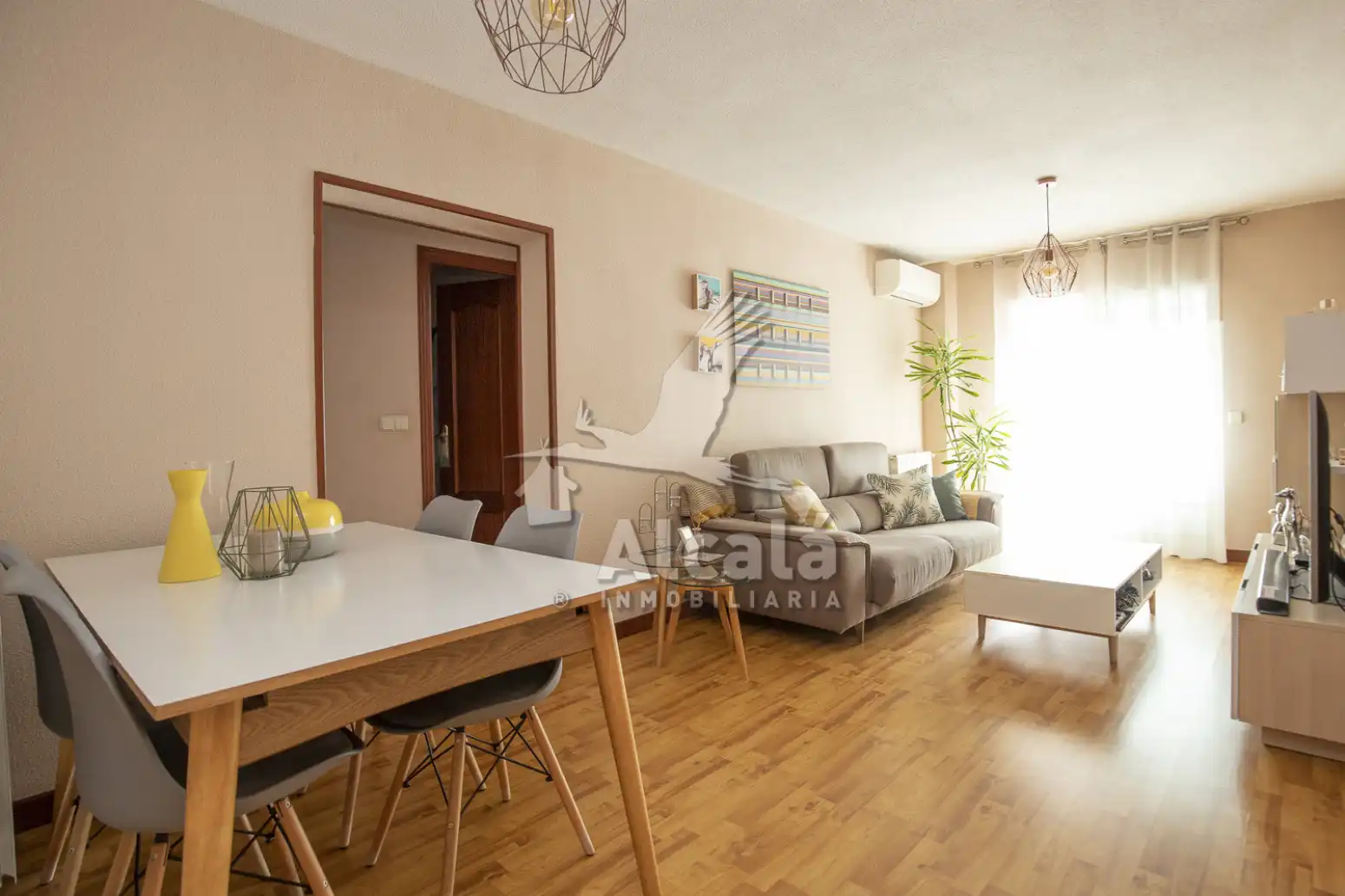 Sala de estar de Piso en venta en Alcalá de Henares con Aire acondicionado y Calefacción