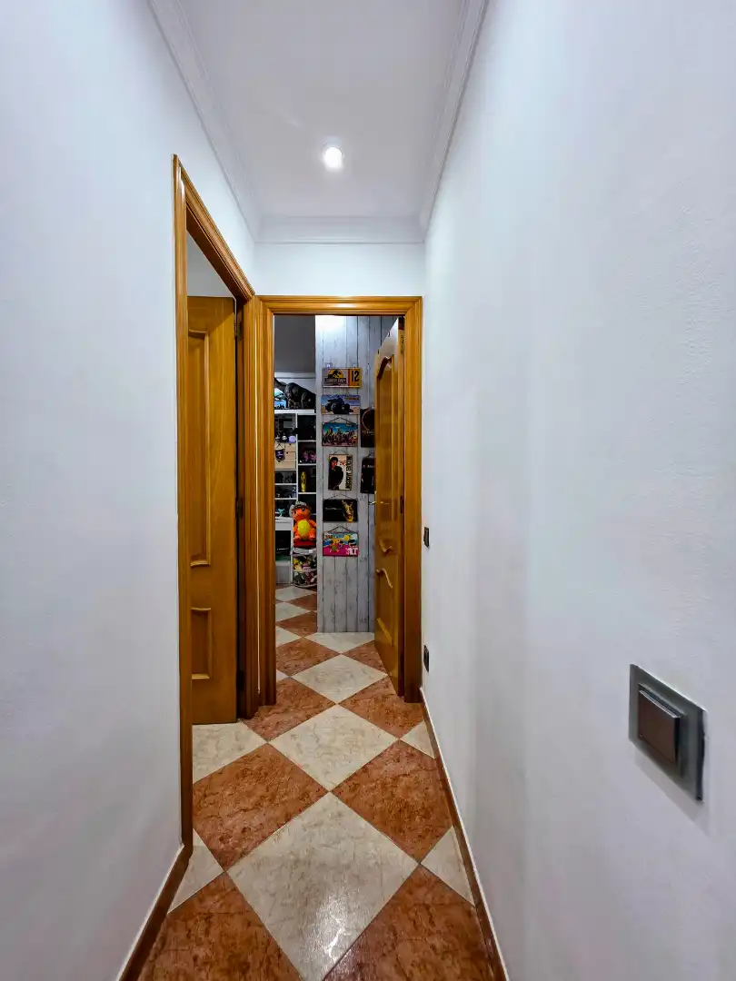 Erdgeschoss zum Verkauf in Barcelona mit Heizung, Terrasse und Möbliert