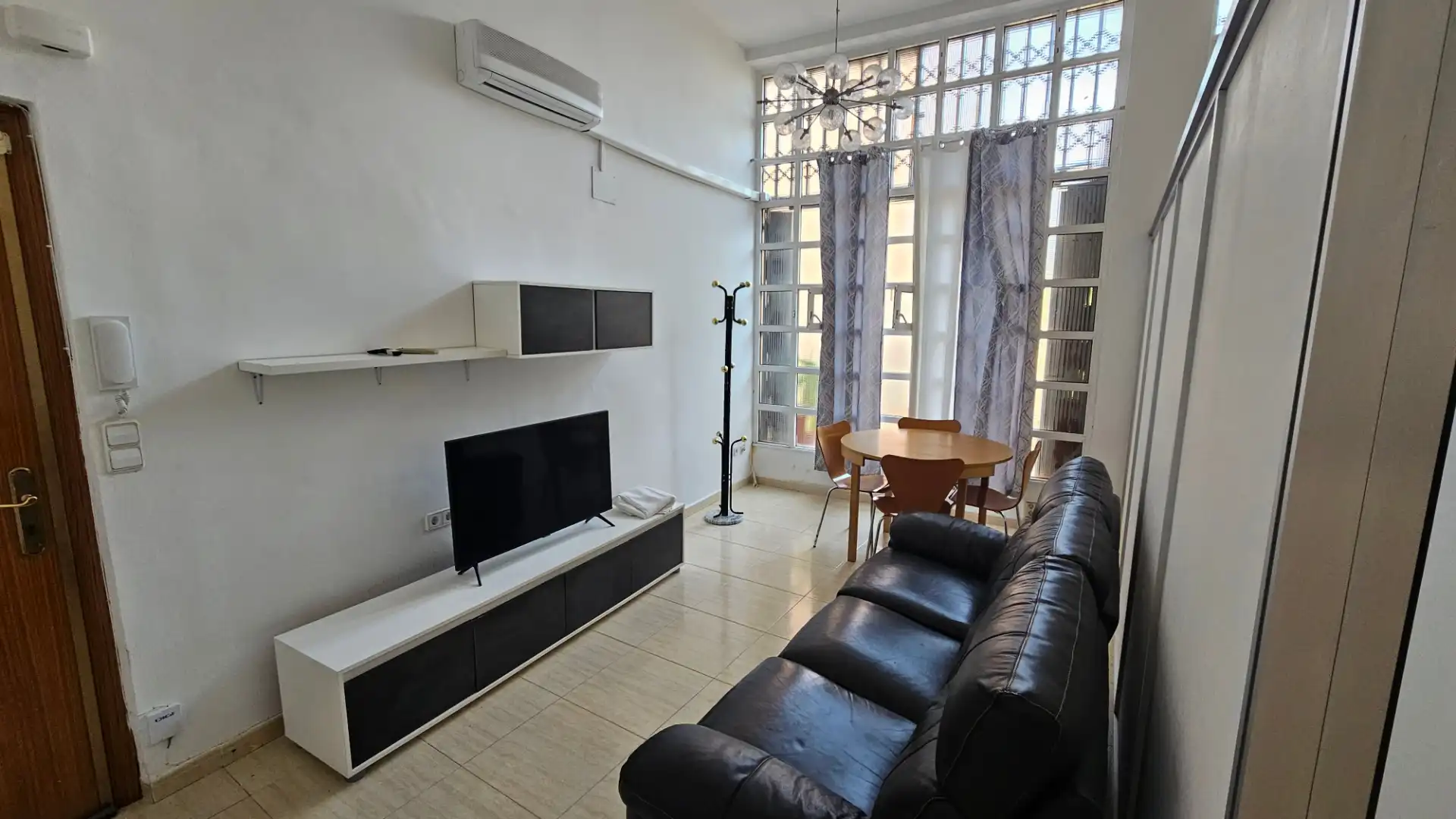 Living room of Study for rent in El Campello  with Air Conditioner, Heating and Furnished