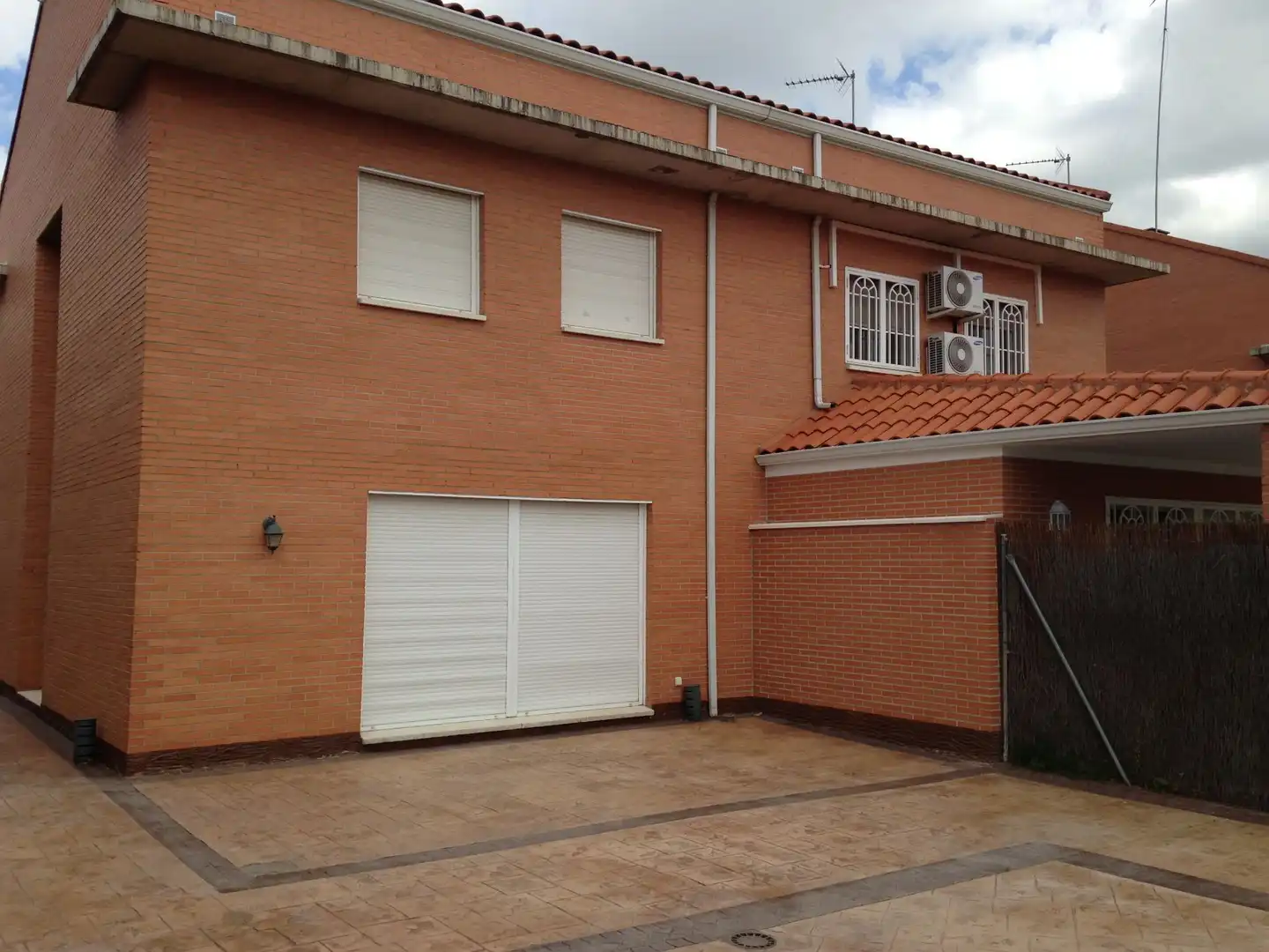 Vista exterior de Casa o chalet de alquiler en Rivas-Vaciamadrid con Calefacción