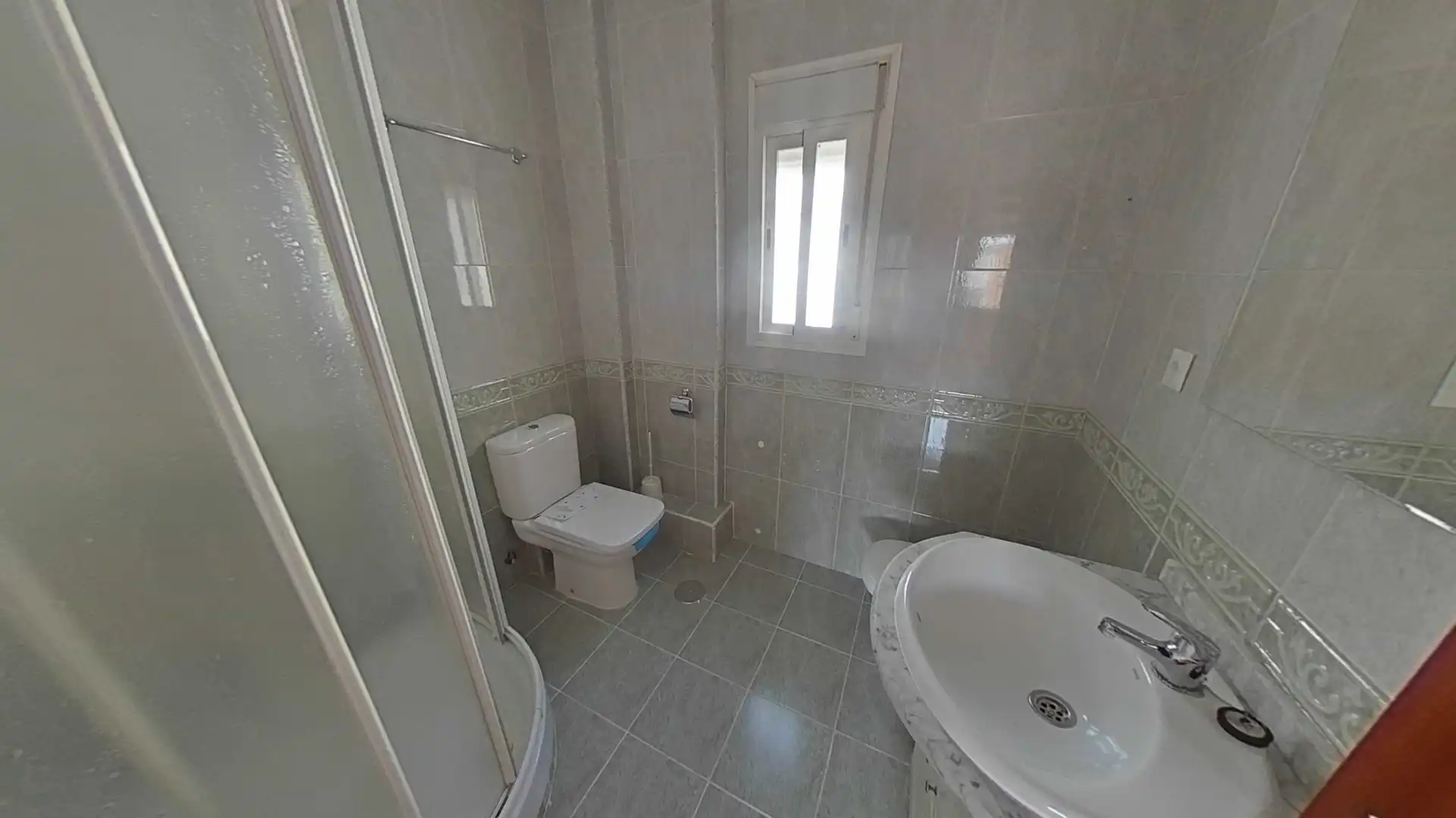 Baño de Piso en venta en Parla