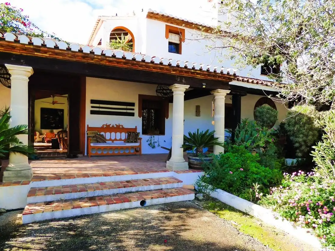 Casa rústica amb jardí en venda a Carrer Lago Aral 73, imagen 11