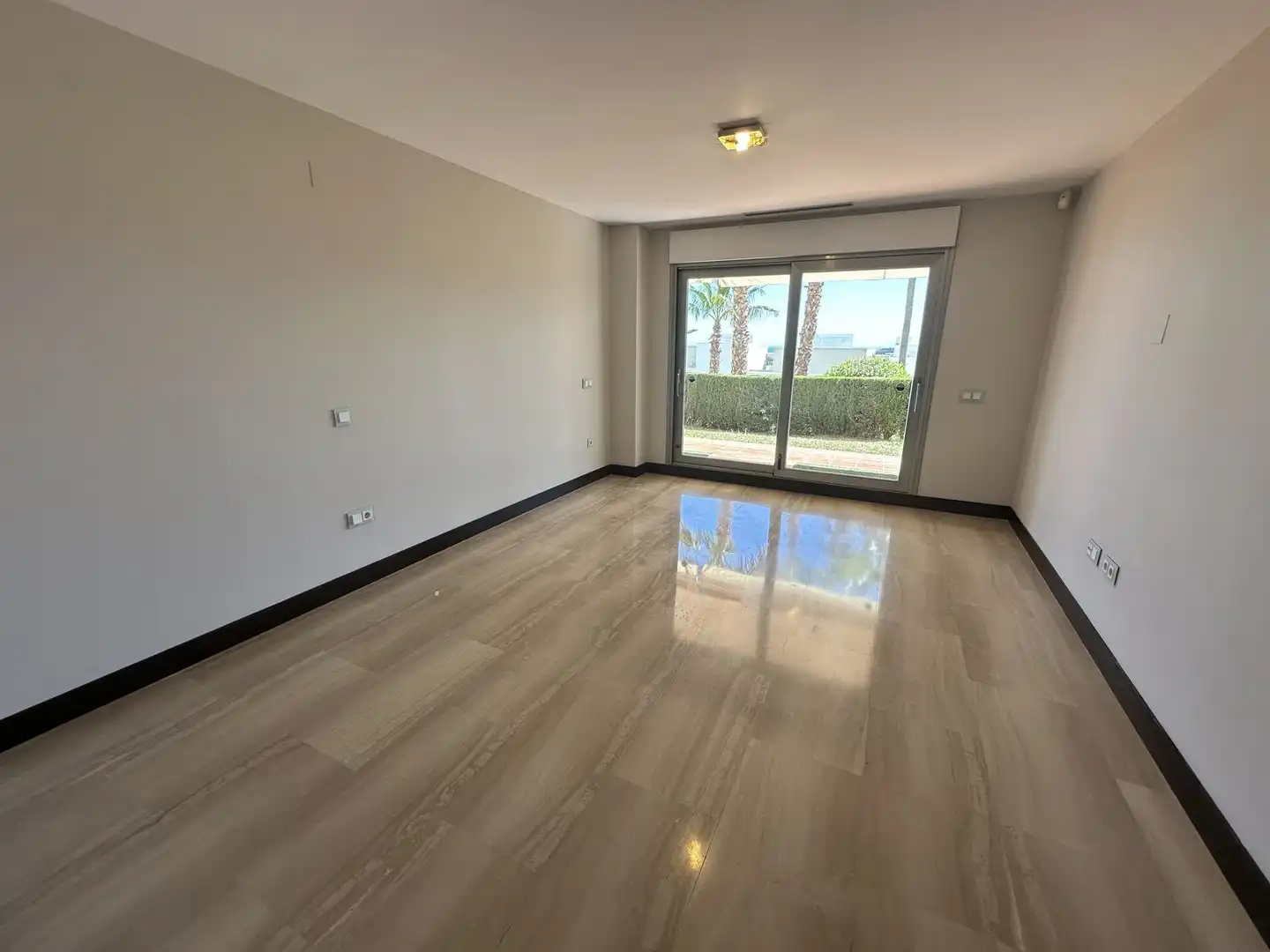 Schlafzimmer von Wohnung zum Verkauf in Benahavís mit Terrasse, Abstellraum und Alarm