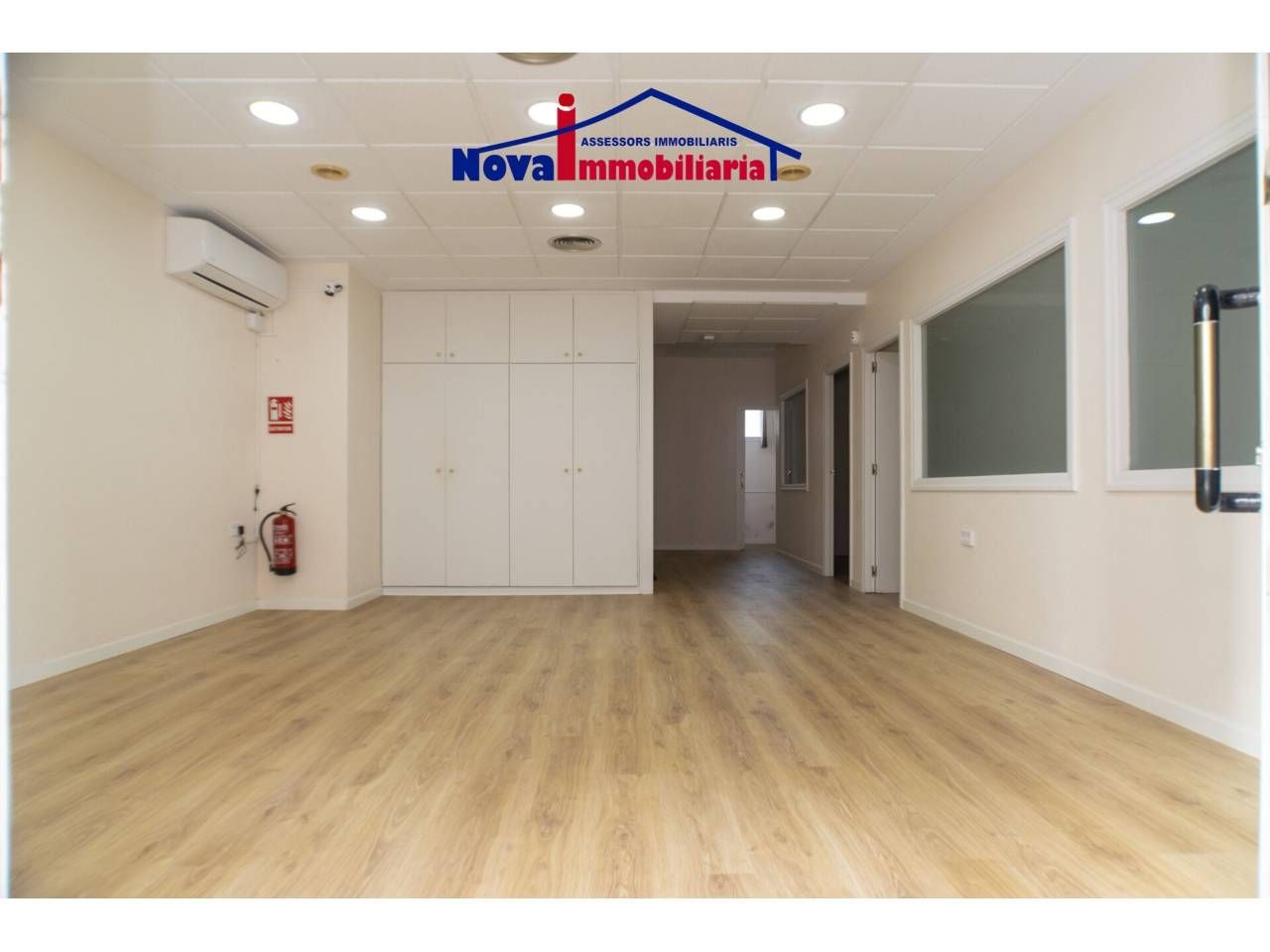 Local de lloguer en Cornellà de Llobregat amb Aire condicionat