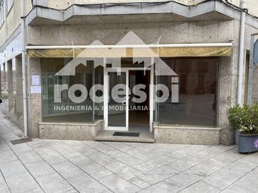 Locale commerciale in affitto a Arbo