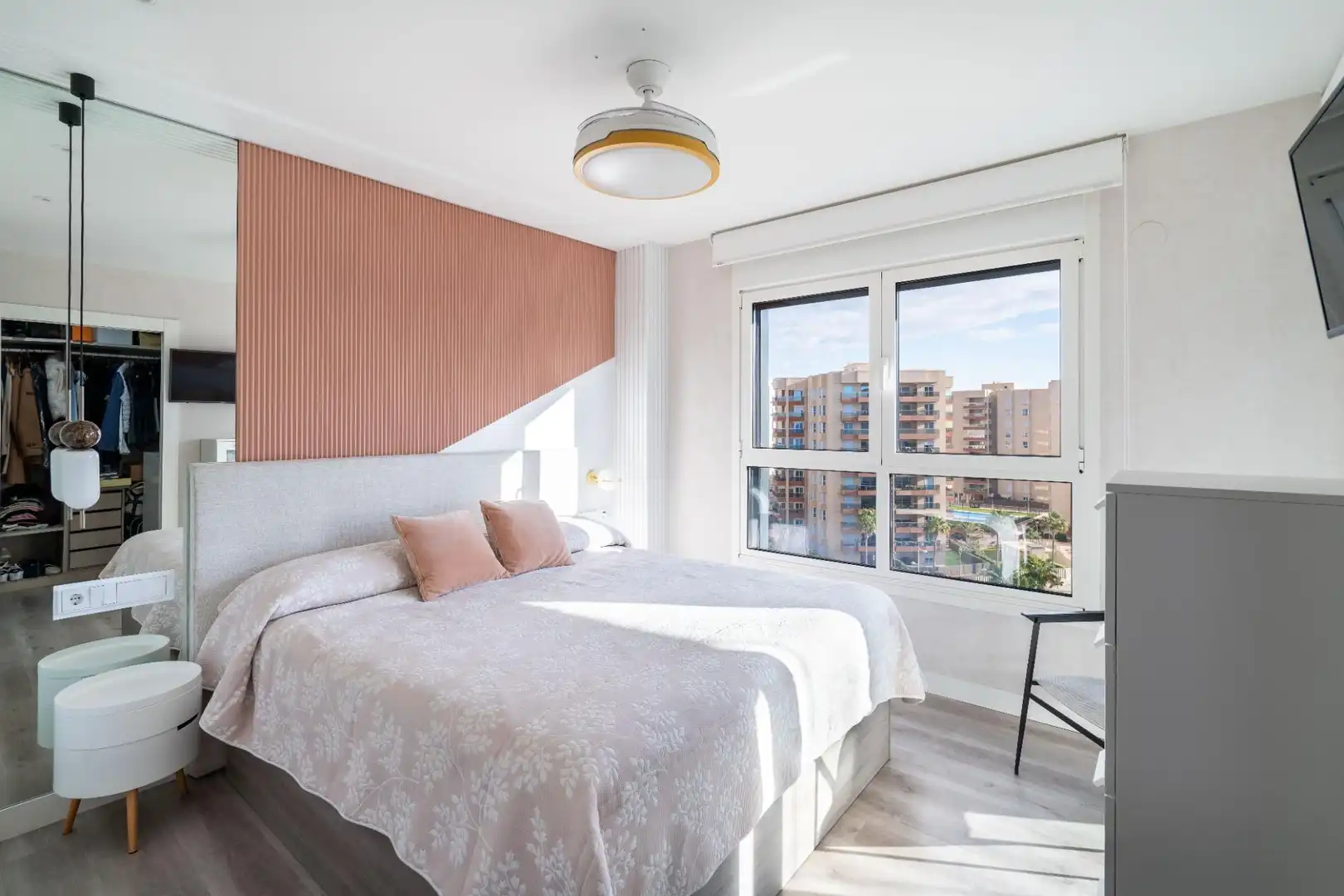 Habitación de Piso en venta en Almería con Aire acondicionado, Calefacción y Jardín privado