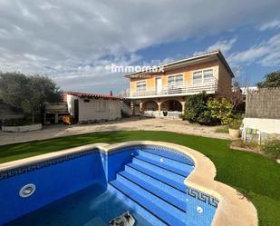 Exterior view of House or chalet for sale in Vilanova i la Geltrú  with Heating, Private garden and Terrace