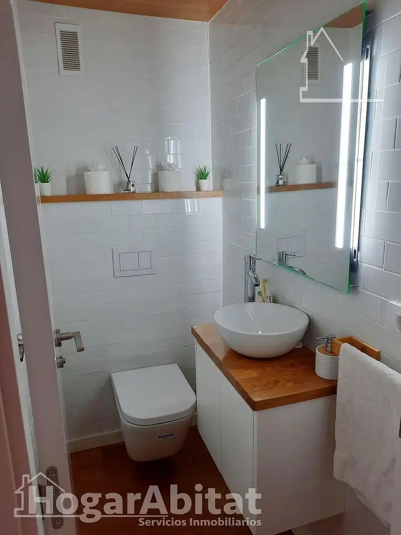 Bathroom of Flat for sale in Albal  with Air Conditioner, Parquet flooring and Balcony
