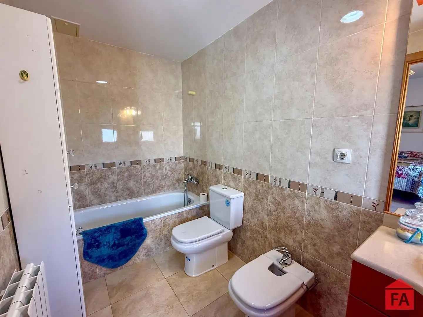 Baño de Ático en venta en El Vendrell con Calefacción, Terraza y Trastero