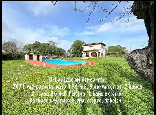 Exterior view of Houses for sale in Utrera  with Air Conditioner, Private garden and Storage room