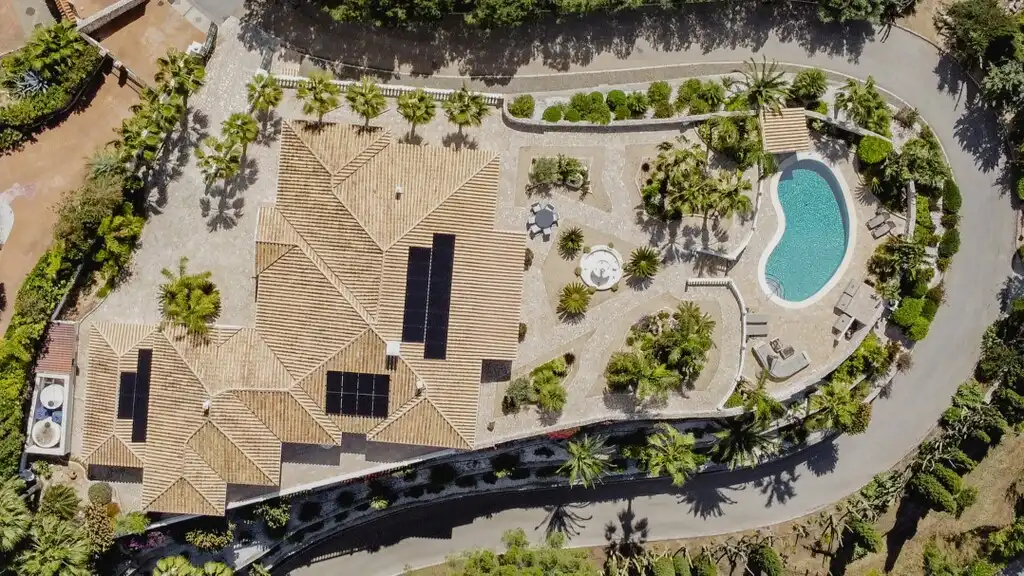 Vista exterior de Casa o xalet en venda en Mijas amb Aire condicionat, Calefacció i Jardí privat