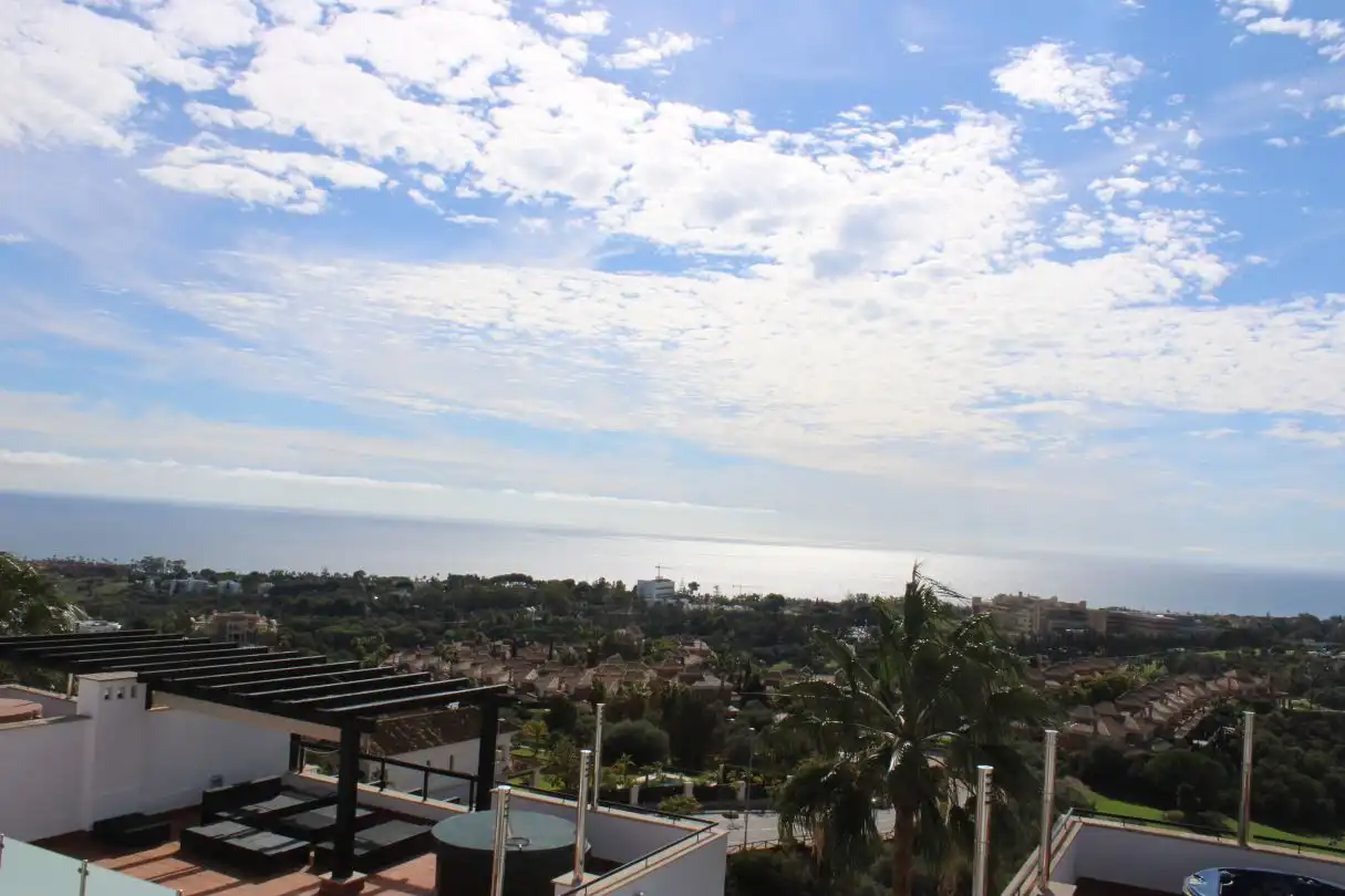 Vista exterior de Casa adosada de alquiler en Marbella con Aire acondicionado, Calefacción y Jardín privado
