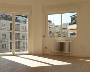 Bedroom of Flat to rent in  Zaragoza Capital  with Heating, Terrace and Balcony