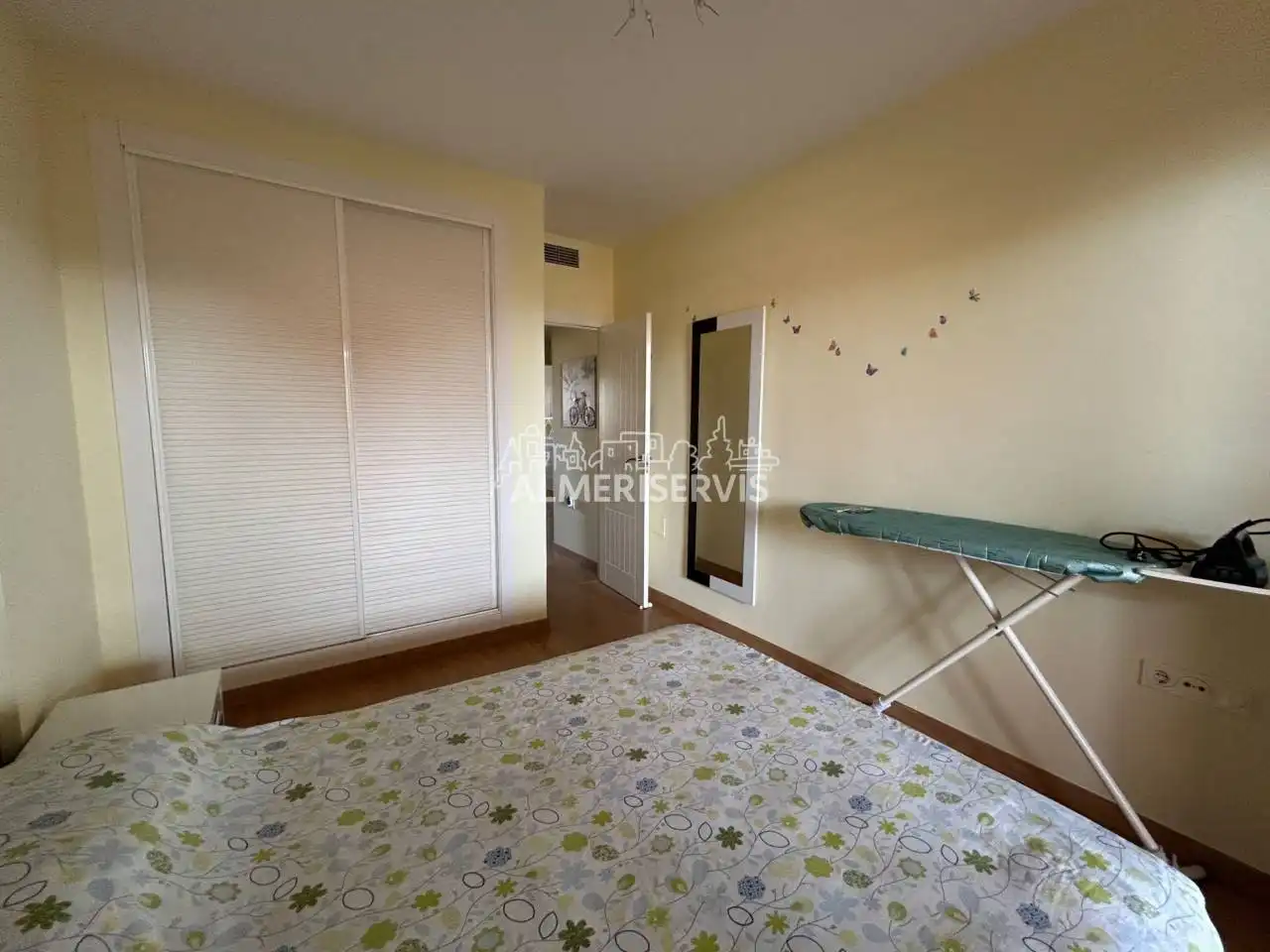 Habitación de Piso de alquiler en El Ejido con Terraza, Amueblado y Piscina comunitaria