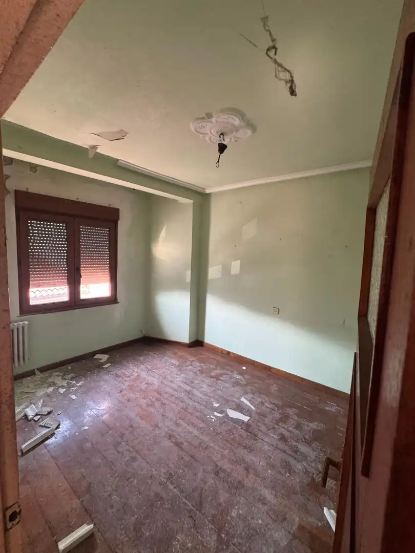 Habitación de Casa adosada en venta en San Martín del Rey Aurelio con Terraza