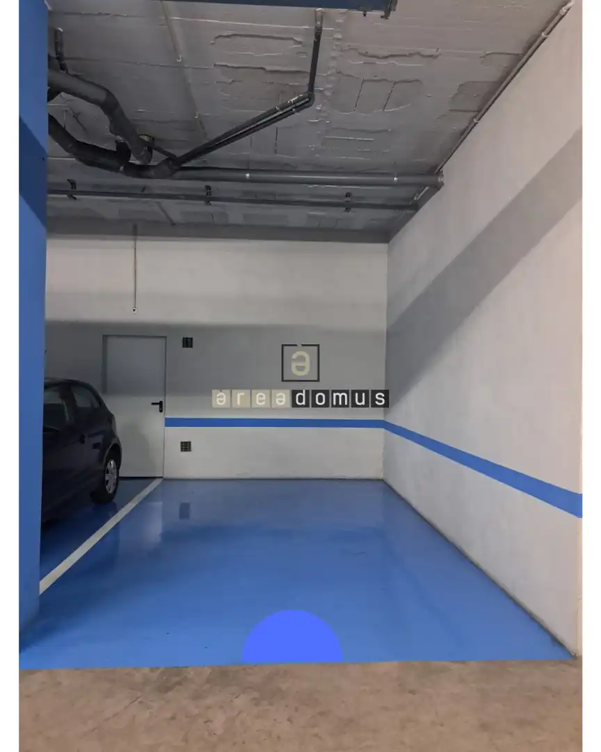 Parkplatz von Wohnung zur Miete in Sant Feliu de Llobregat mit Heizung, Privatgarten und Terrasse