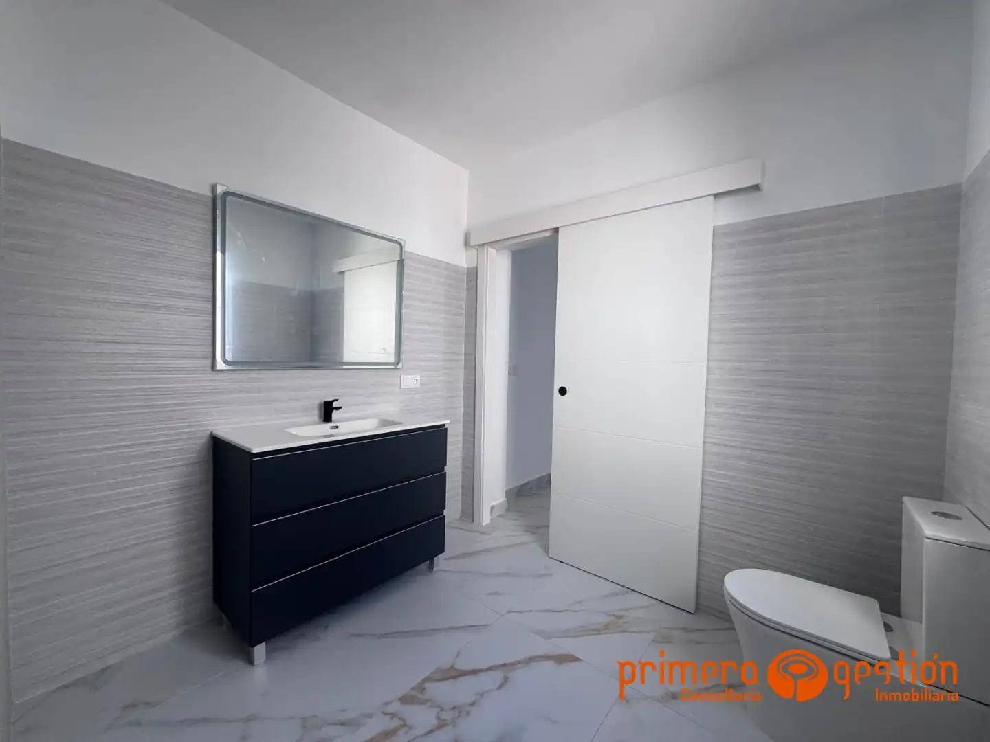 Badezimmer von Wohnung zum Verkauf in Carmona