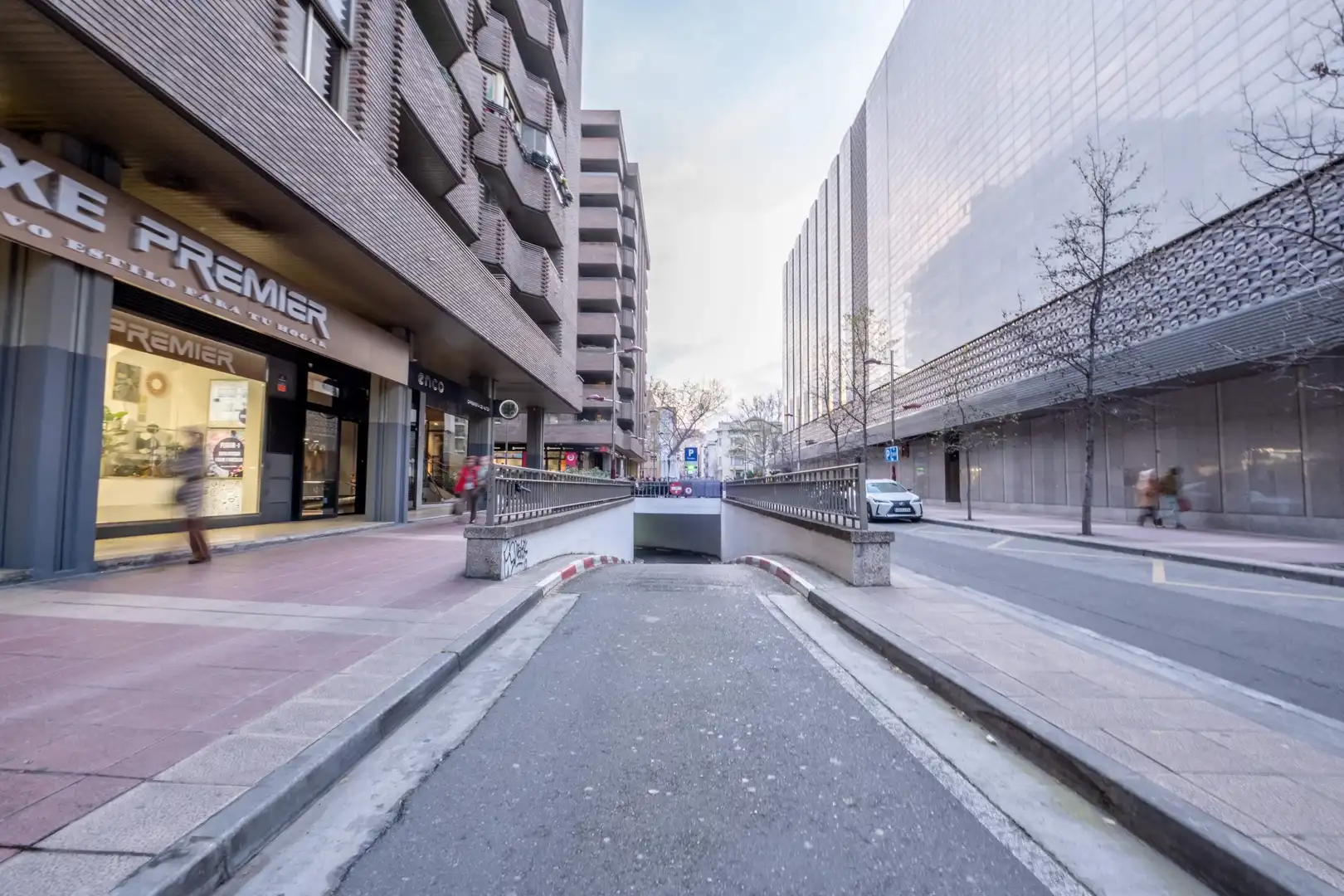 Vista exterior de Piso en venta en Zaragoza con Calefacción, Terraza y Balcón