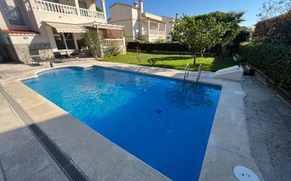 Swimming pool of House or chalet for sale in El Vendrell  with Air Conditioner and Terrace