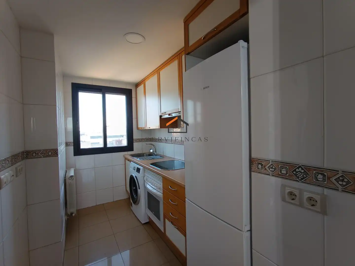 Cuina de Àtic de lloguer en Madrid amb Calefacció, Parquet i Terrassa