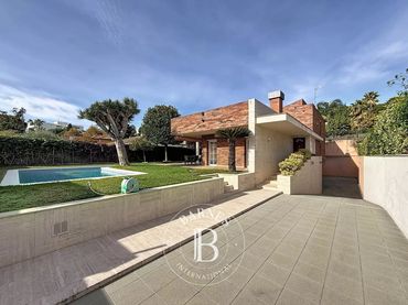 Casa con piscina en venta en Sant Vicenç platja