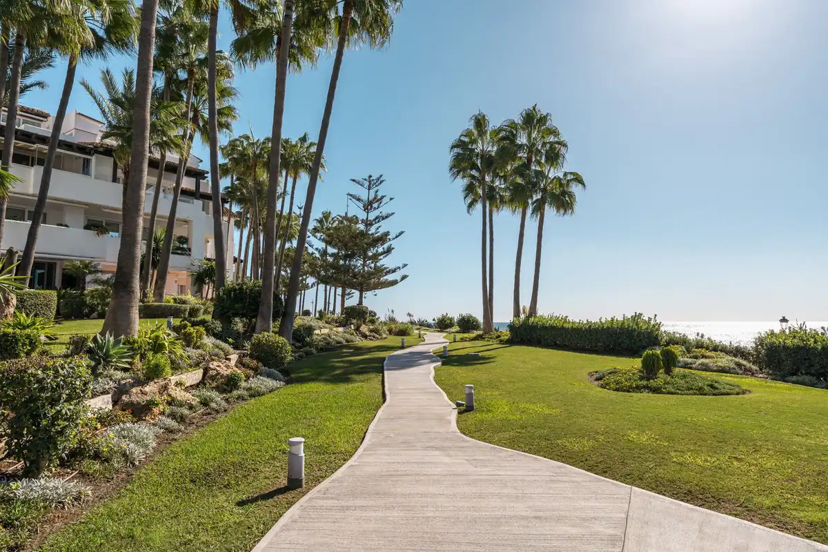 Exterior view of Ground floor for sale in Marbella  with Air Conditioner, Terrace and Storage room