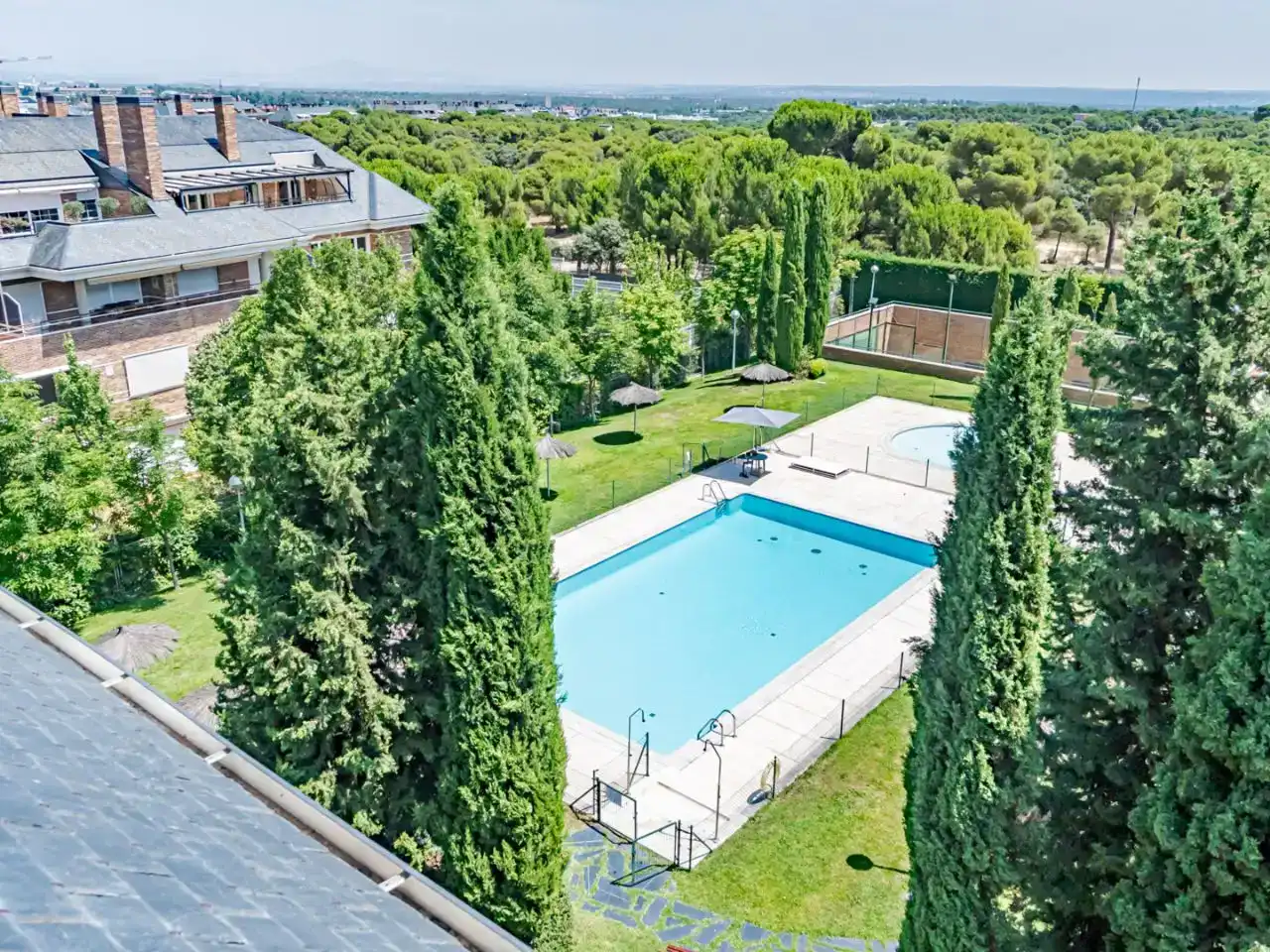 Piscina de Dúplex en venda en Majadahonda amb Aire condicionat, Piscina i Balcó