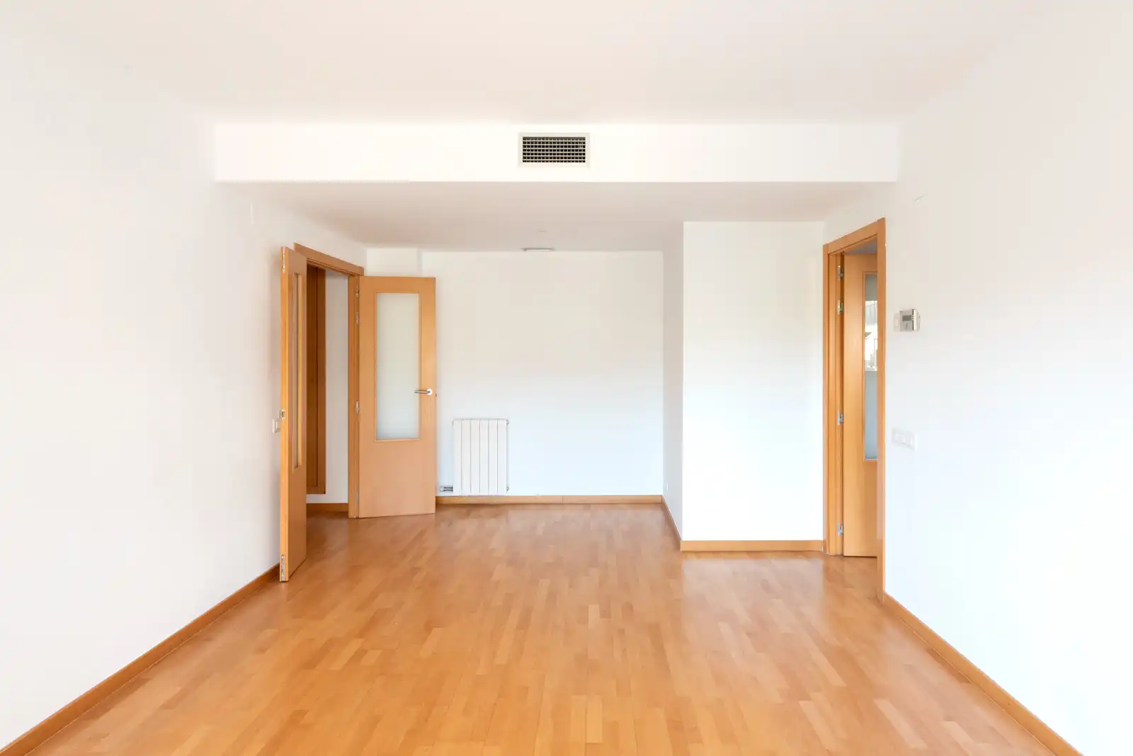 Flat for rent in Sabadell  with Heating, Parquet flooring and Oven