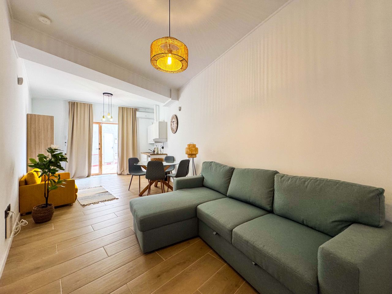 Sala d'estar de Estudi en venda en Torrevieja amb Aire condicionat, Calefacció i Moblat