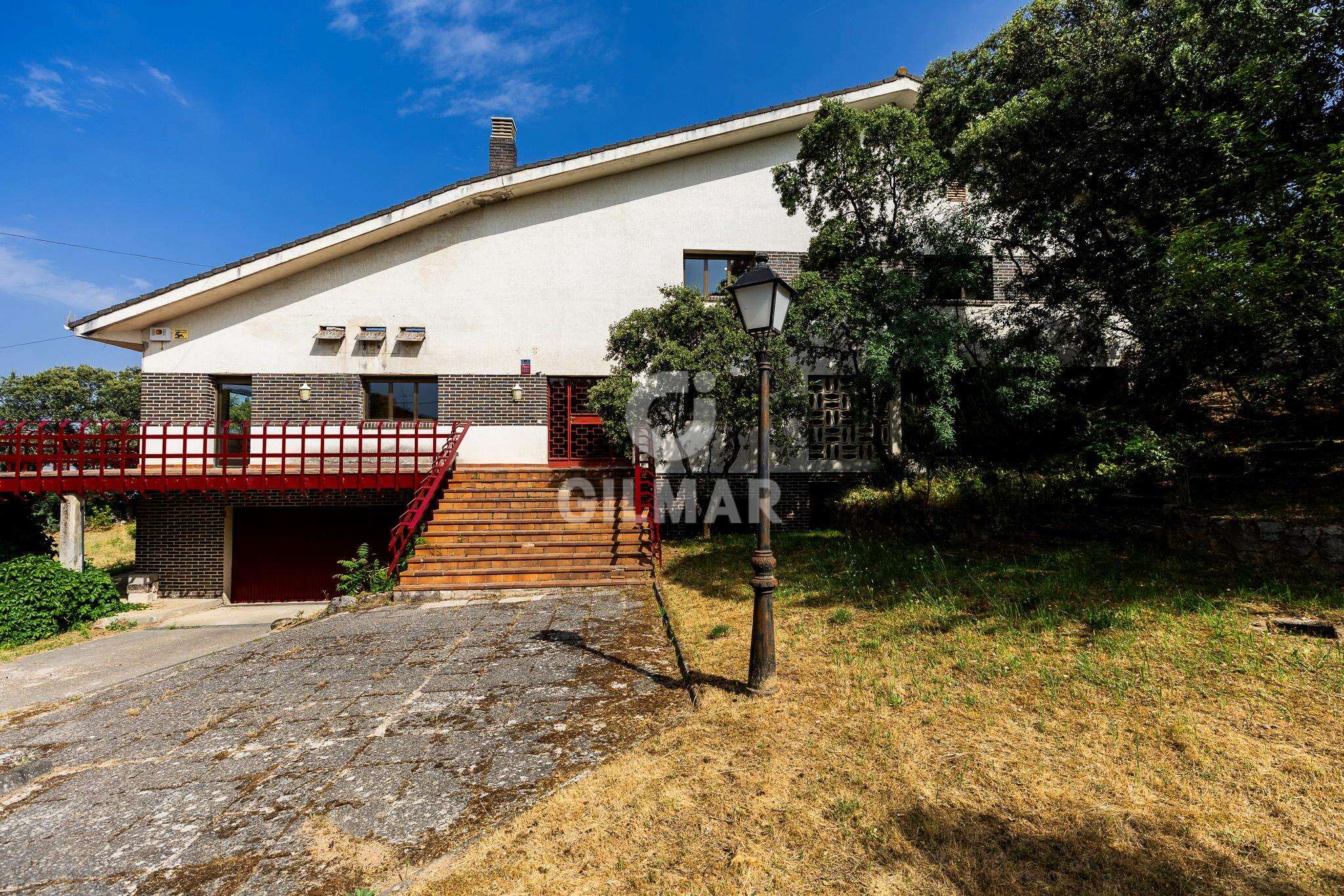 Vista exterior de Casa o xalet en venda en El Escorial amb Calefacció