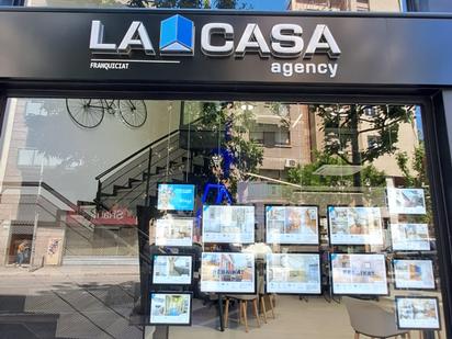 Vista exterior de Àtic en venda en L'Hospitalet de Llobregat amb Terrassa i Traster