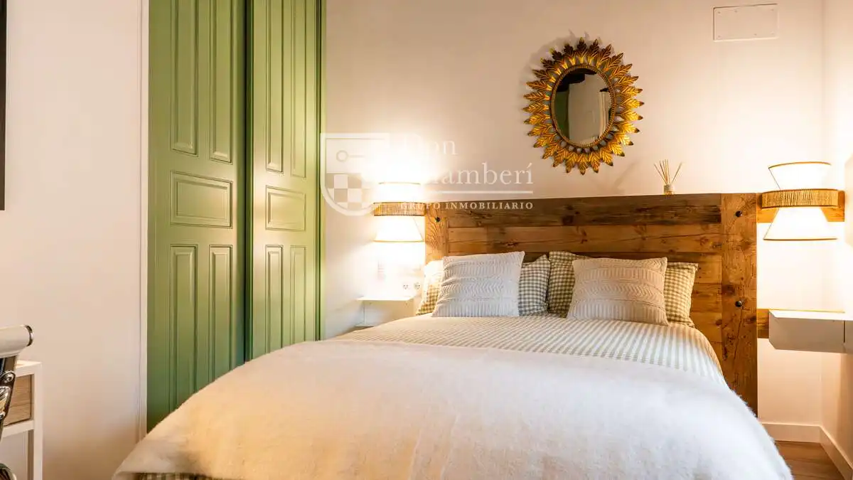 Dormitori de Apartament de lloguer en Segovia amb Calefacció, Terrassa i Moblat