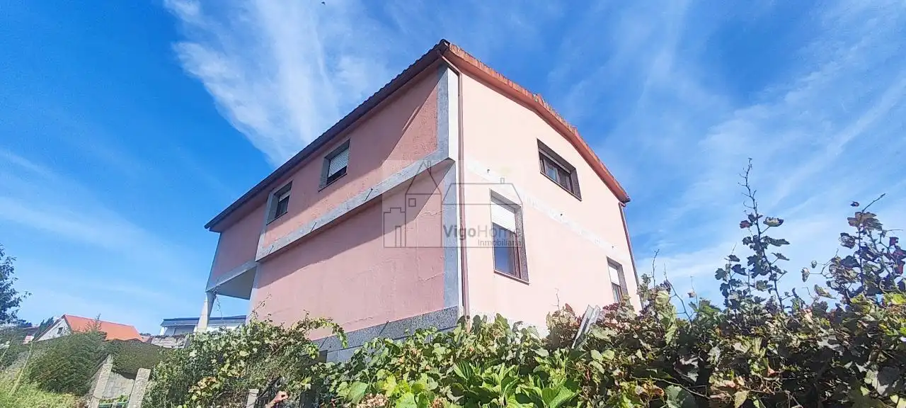 Vista exterior de Casa o chalet en venta en Vigo  con Calefacción, Jardín privado y Terraza