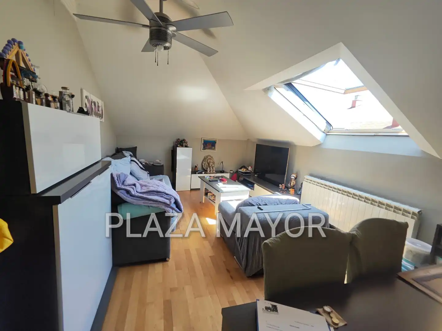 Sala de estar de Ático en venta en Moriscos con Calefacción, Terraza y Amueblado