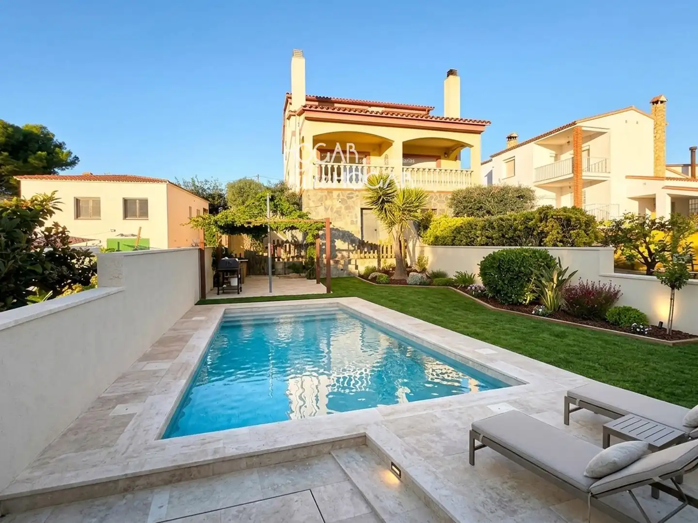 Casa aparellada amb jardí en venda a PALMERES DE LES