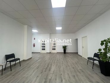 Locale commerciale in vendita a Centro