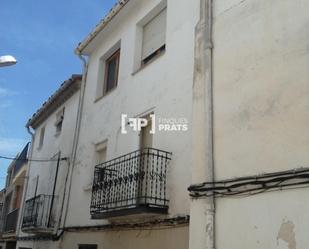 Vista exterior de Casa adosada en venda en Miralcamp amb Terrassa