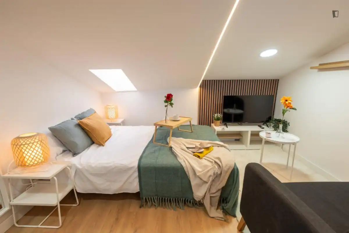 Schlafzimmer von Wohnung zur Miete in Madrid mit Klimaanlage, Möbliert und Waschmaschine